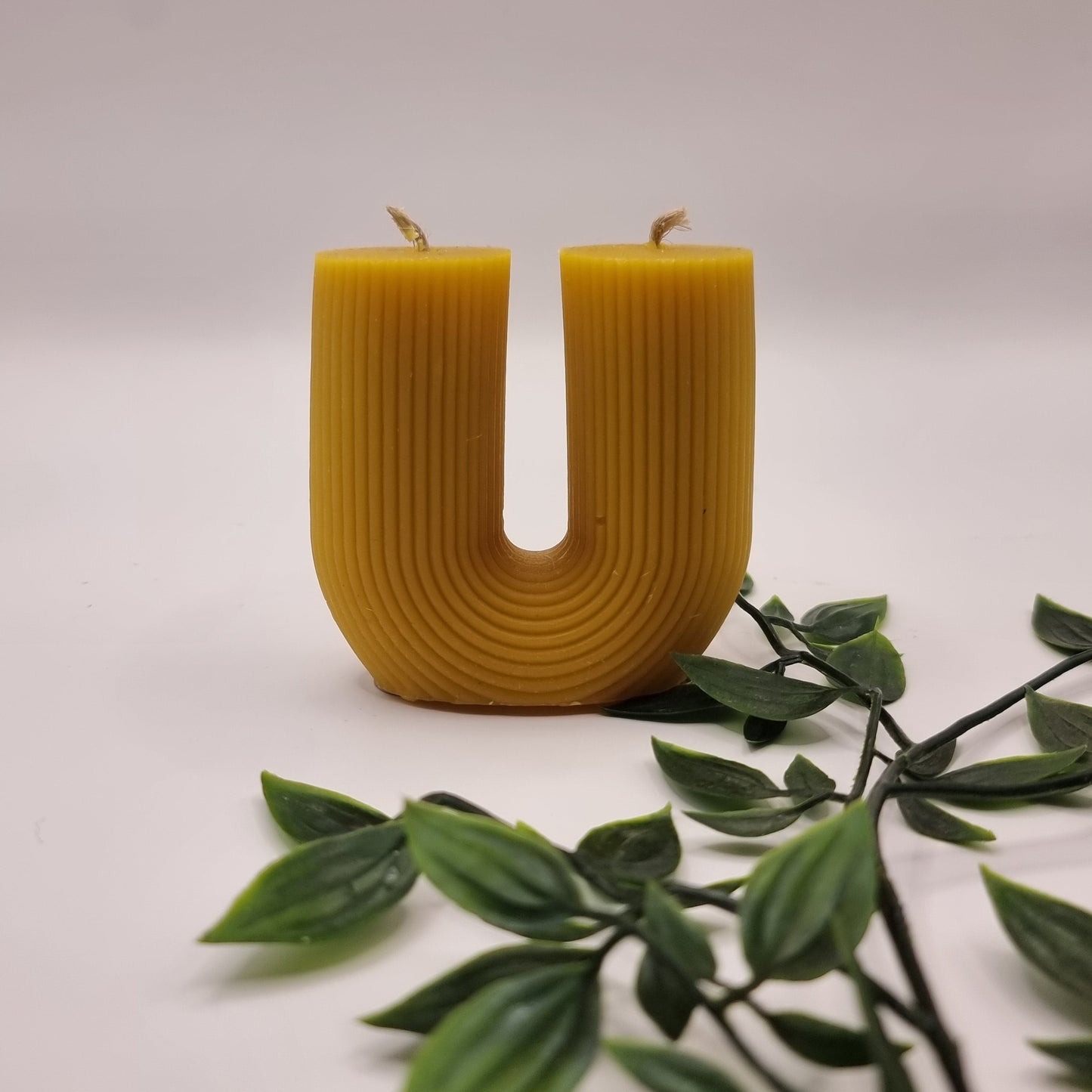 Glowing Bee Pure Beeswax U-Shape Candle (1pc)