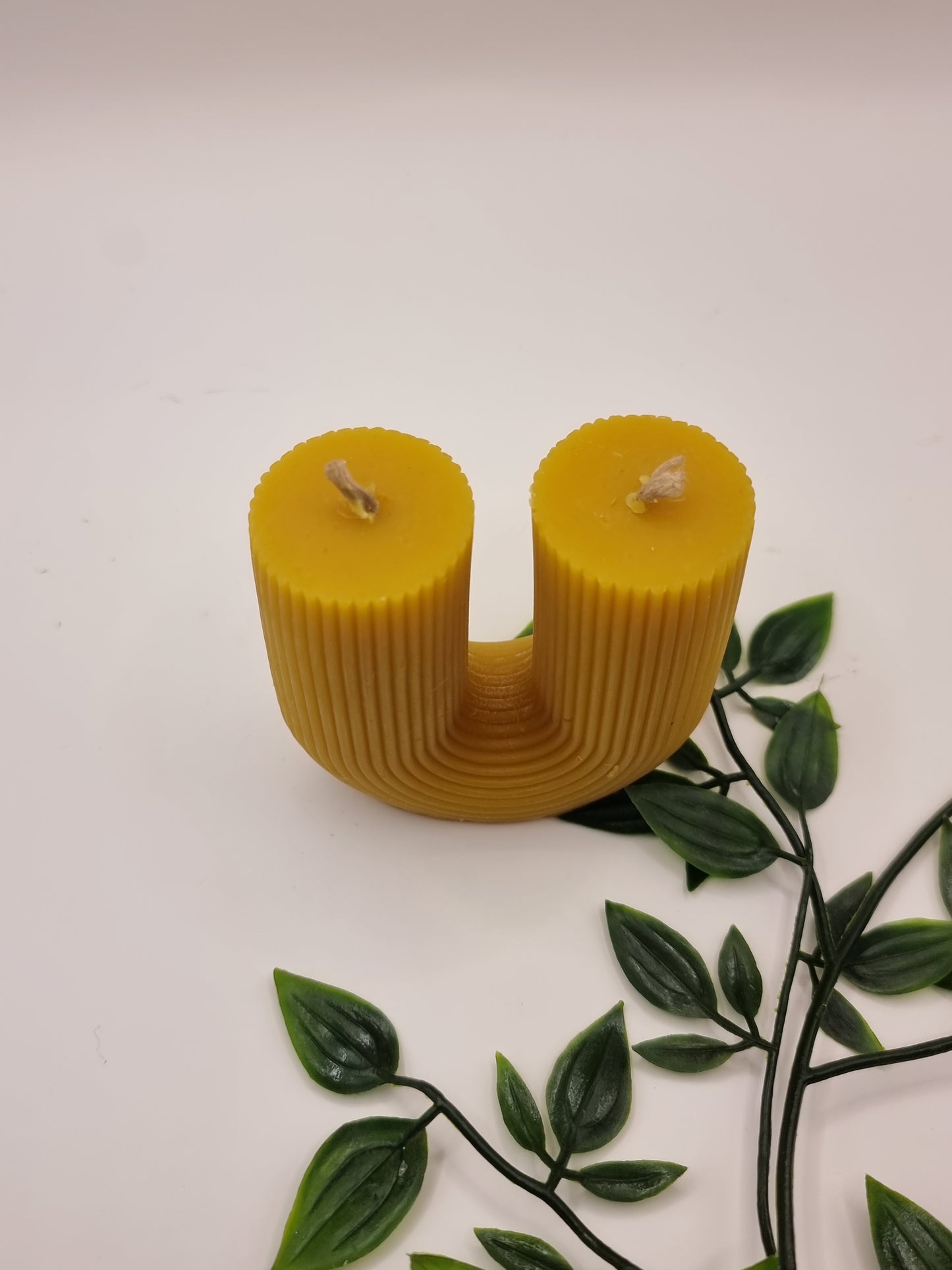 Glowing Bee Pure Beeswax U-Shape Candle (1pc)