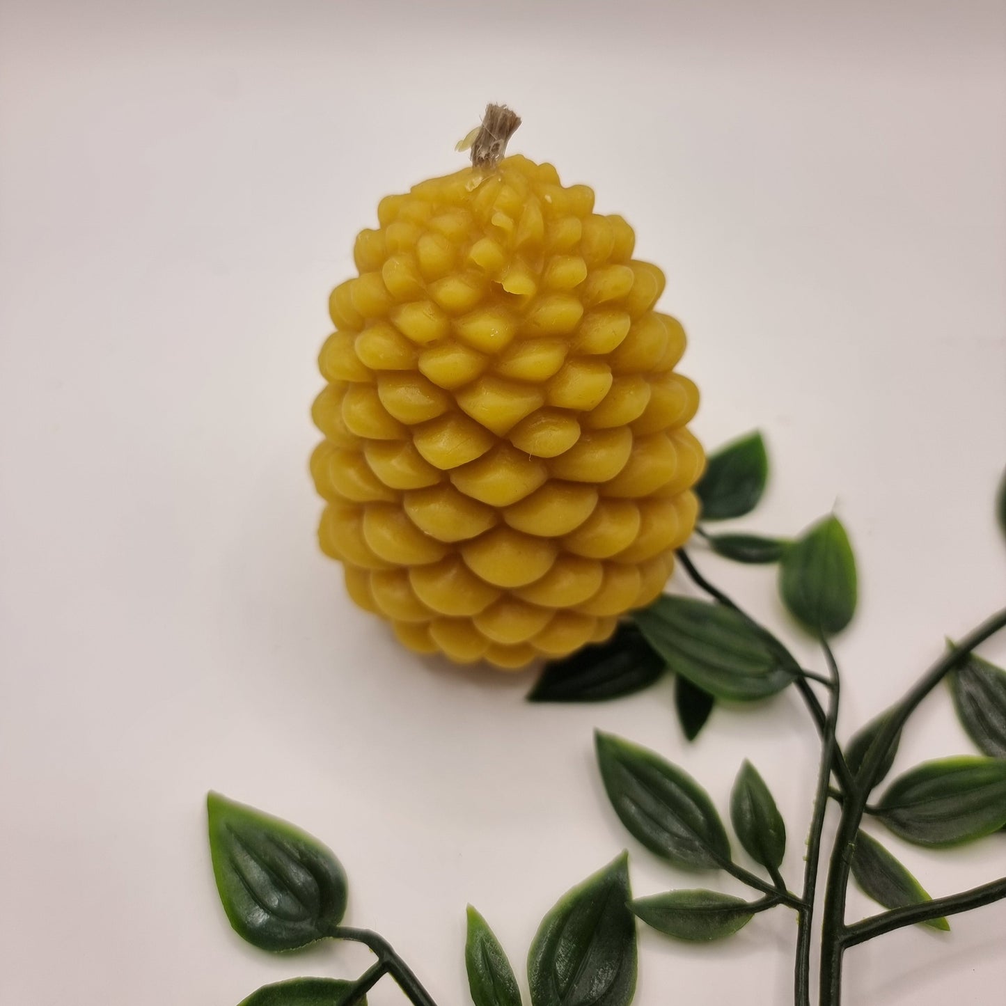 Glowing Bee Beeswax Natural Pinecone Candle (1pc)